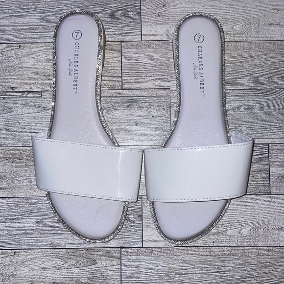 White rhinestone slides size 7 - Picture 3 of 3